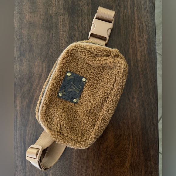 Brown Shearling Women's Bag - Picture 2 of 4